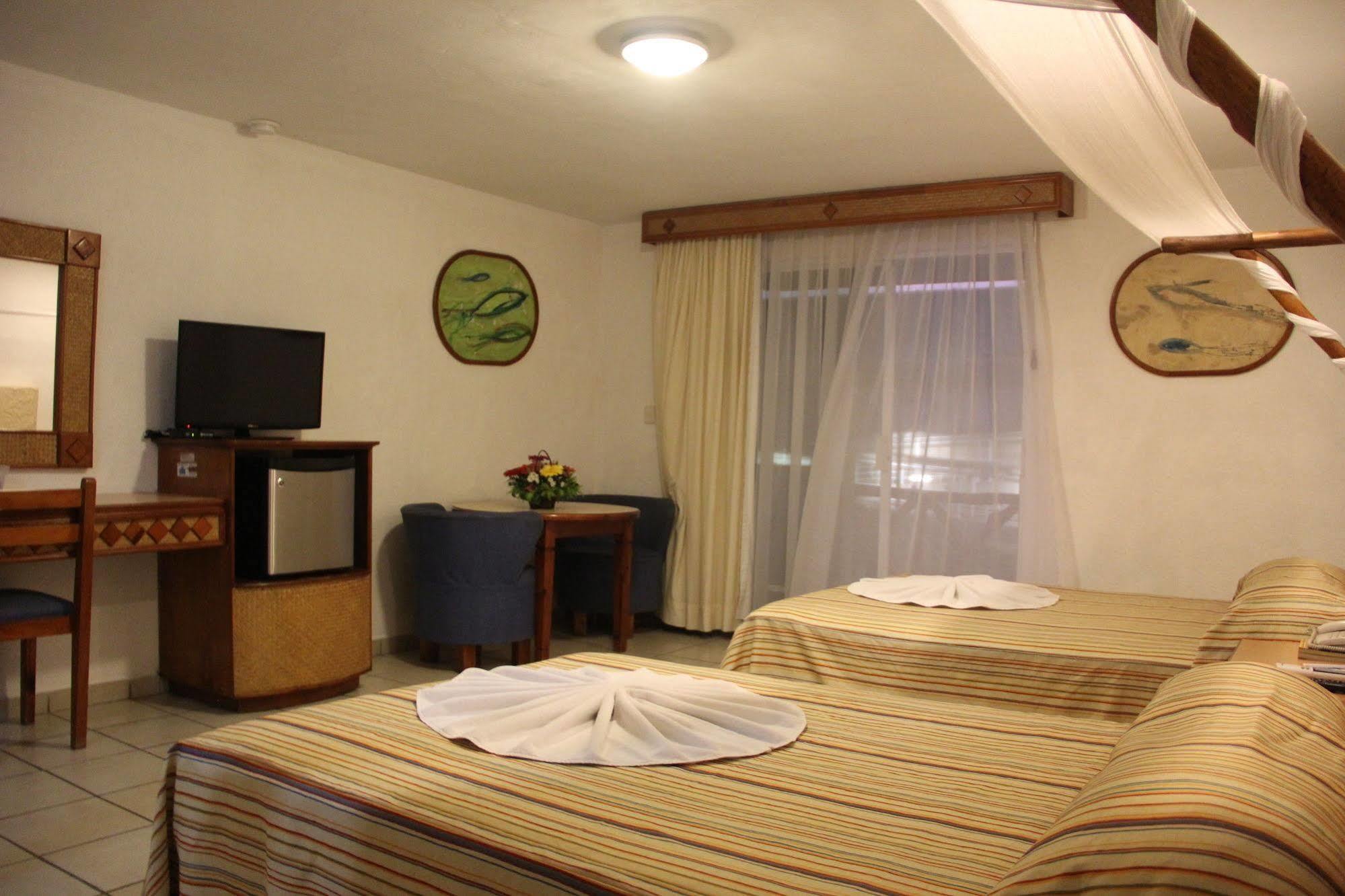 Palapa Palace Hotel