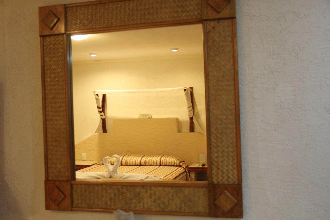 Palapa Palace Hotel